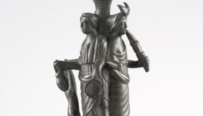 Hécate représentée sous sa forme triple