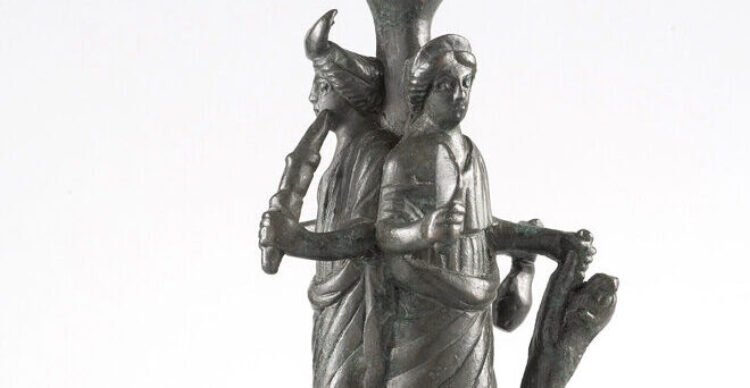 Hécate représentée sous sa forme triple