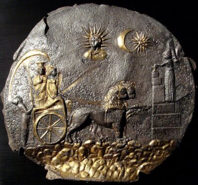 Plat découvert dans un temple grec à Aï Khanum (Afghanistan), 2e siècle av. J.-C. © Museé Guimet, Paris, Public Domain